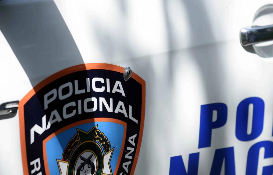 Dos policías heridos en medio de un enfrentamiento con atracadores en Santiago