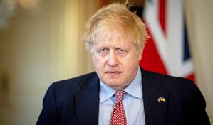 Boris Johnson se disculpa sin dimitir, tras ser multado por fiesta durante el confinamiento