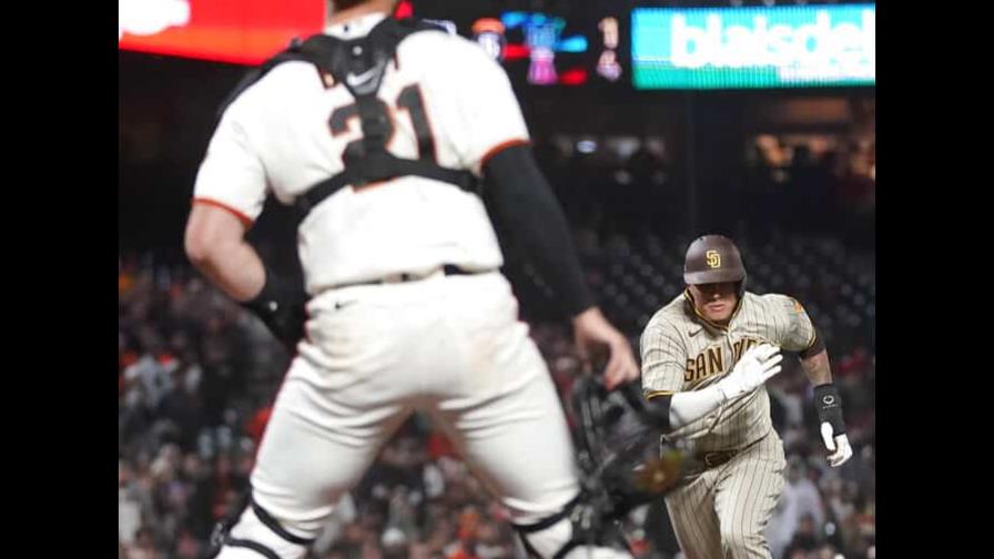 Machado produce y los Padres superan a los Gigantes