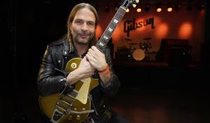 Sergio Vallín de Maná tiene su propia guitarra Gibson