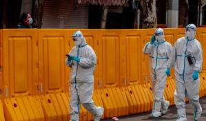 China critica evacuación de personal de consulado de EEUU por confinamientos