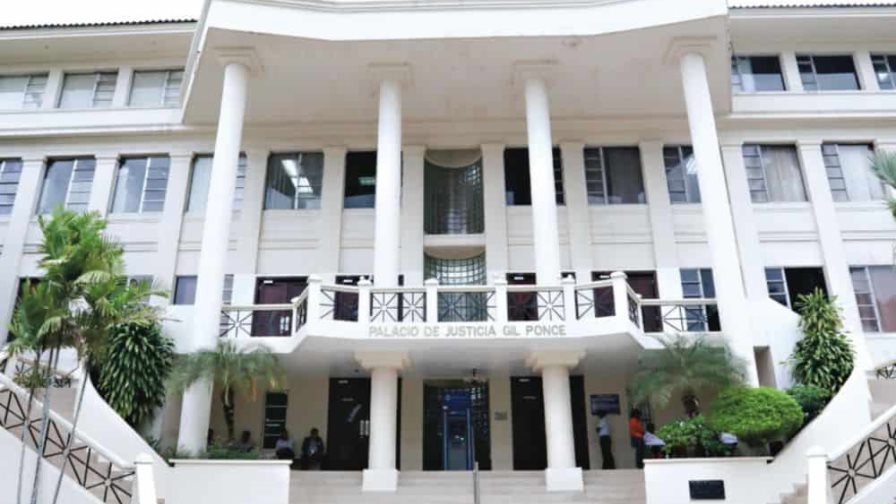 Supremo de Panamá declara inconstitucional licencia con sueldo a funcionarios Supremo de Panamá declara inconstitucional licencia con sueldo a funcionarios