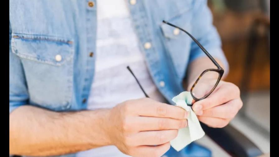 Cómo eliminar los rayones de tus lentes