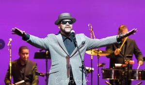 Cantante Raulín Rosendo recibe el alta médica