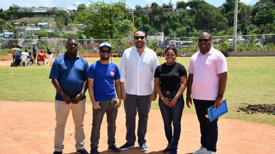 Alberto Rodríguez anuncia festival deportivo de Semana Santa en Domingo Savio