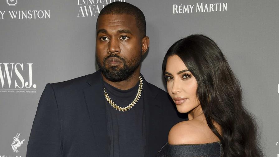 Kim Kardashian y Kanye West llegan a un acuerdo de divorcio Kim Kardashian y Kanye West llegan a un acuerdo de divorcio