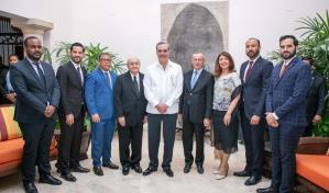 Abinader asiste a condecoración que embajada de Francia otorgó al rector de Apec