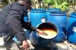 Autoridades decomisan 2,713 litros de alcohol adulterado en Bahoruco Autoridades decomisan 2,713 litros de alcohol adulterado en Bahoruco