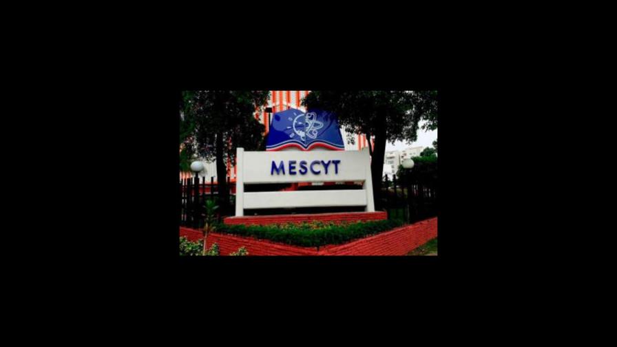 Para ejercer todas las profesiones en RD deberían obtener una licencia, plantea proyecto de ley