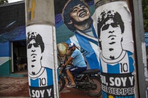 Fiscales piden juicio contra médicos de Maradona por su muerte