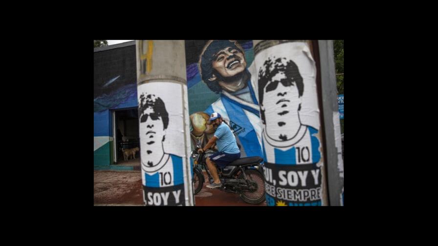 Fiscales piden juicio contra médicos de Maradona por su muerte