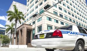 Policía de Miami encuentra dos niños muertos en un apartamento