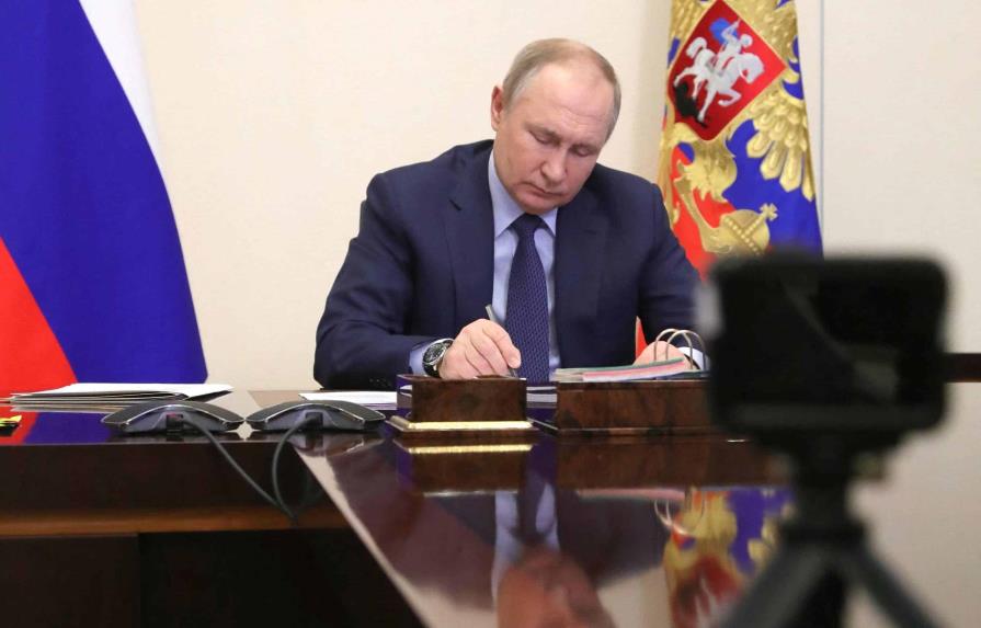Putin dice que Rusia hallará alternativas a hidrocarburos en otras regiones