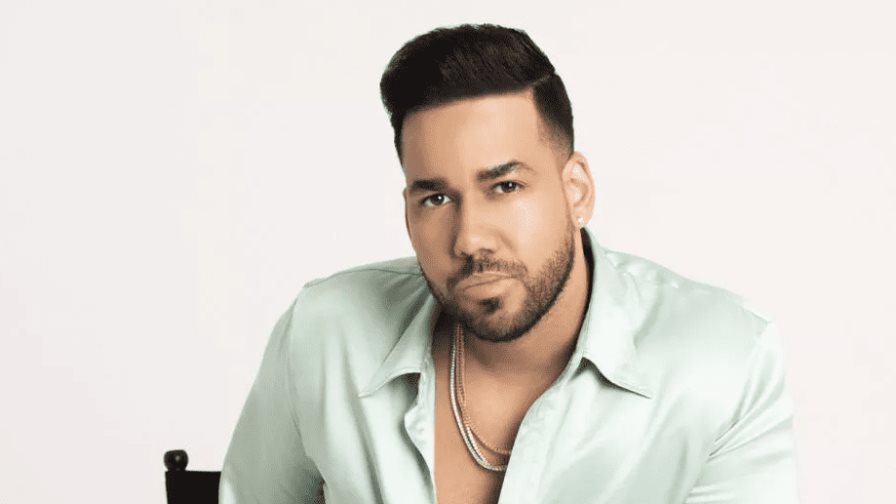 Romeo Santos debuta en la producción ejecutiva con el largo Never look back Romeo Santos debuta en la producción ejecutiva con el largo Never look back