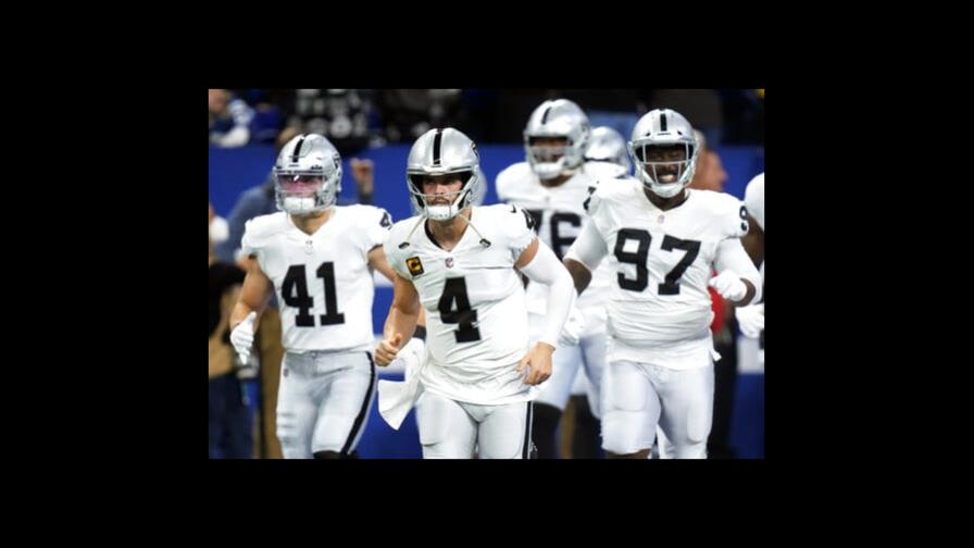 El Quarterback Derek Carr pacta extensión de tres años con los Raiders El Quarterback Derek Carr pacta extensión de tres años con los Raiders