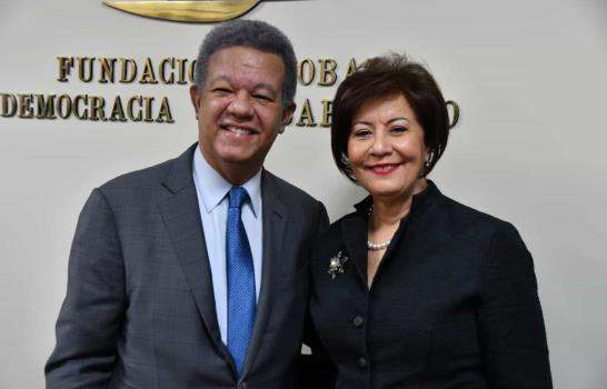 Juramentan a Josefina Pimentel como nueva rectora de Iglobal Juramentan a Josefina Pimentel como nueva rectora de Iglobal