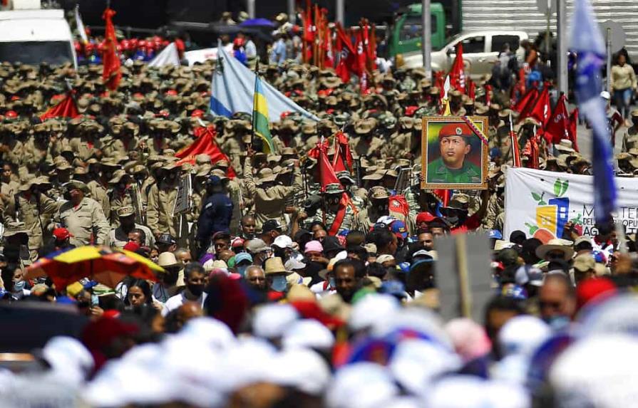 Simpatizantes chavistas salen a la calle para recordar el golpe de Estado contra el expresidente Hugo Chávez
