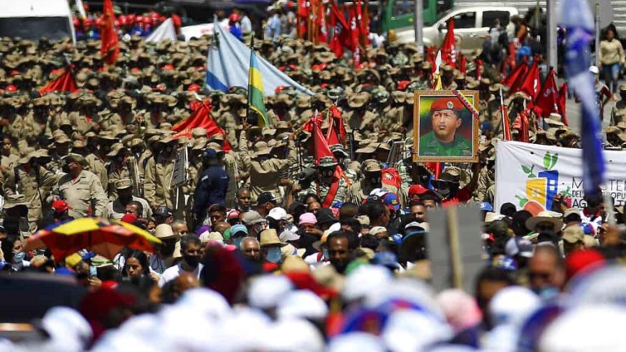 Simpatizantes chavistas salen a la calle para recordar el golpe de Estado contra el expresidente Hugo Chávez