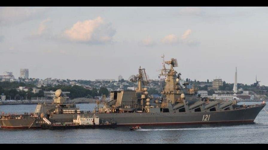 Un buque de guerra ruso seriamente dañado tras una explosión de munición