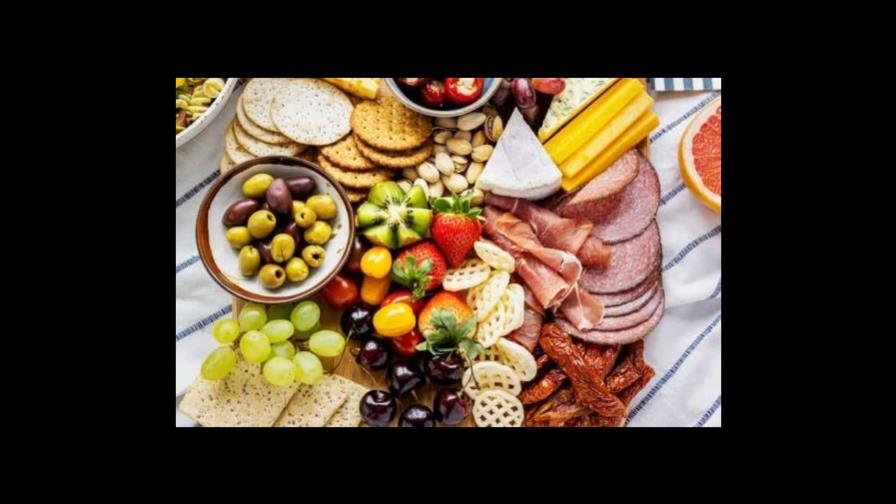 ¿Una tabla de quesos para tus invitados? Te decimos cómo armarla