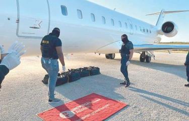 Piloto y mecánico de la aeronave avisaron a autoridades del cargamento de droga