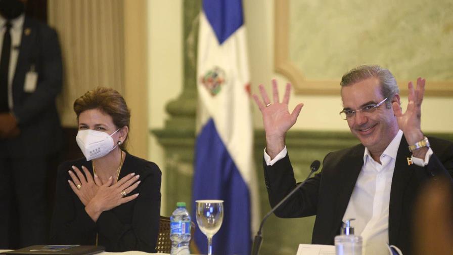 Abinader y la vice pasarán la Semana Santa en trabajo en la ciudad