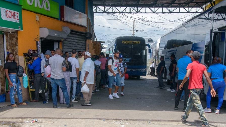 Aumentan los viajeros de Semana Santa en las terminales de autobuses