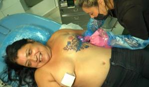 Tatuajes para disimular cicatrices y superar el pasado en Brasil