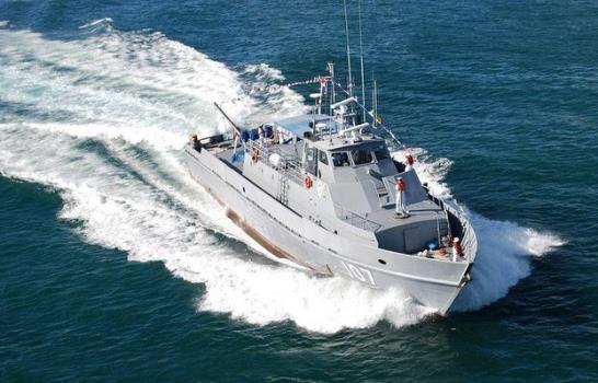 Armada busca embarcación que “zozobró” en la zona noreste