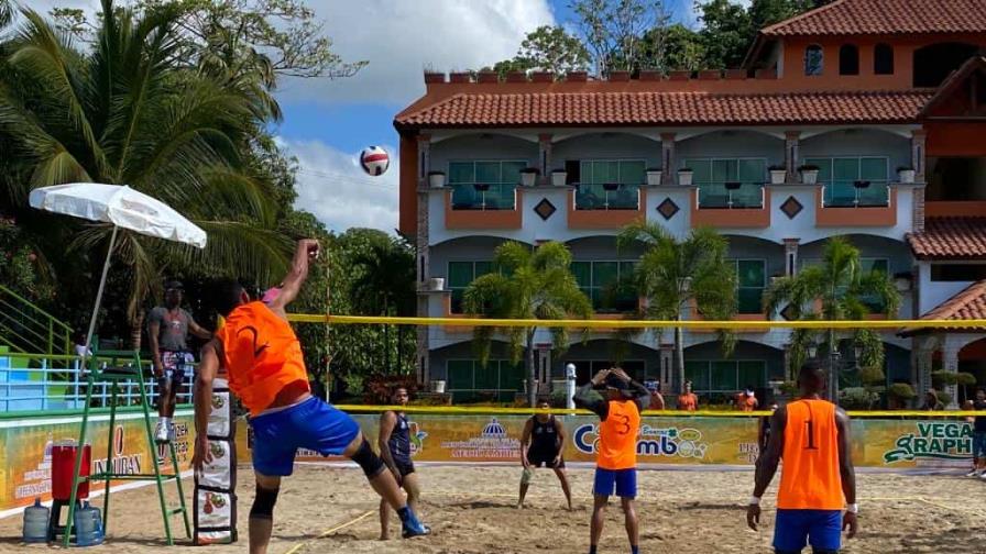 Poderosos y Leonas ganan primeros partidos del voleibol playero Hato Mayor/Vicentillo