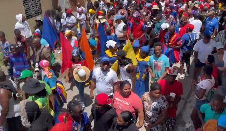 Devotos del gagá realizan procesión en el país en medio de polémica