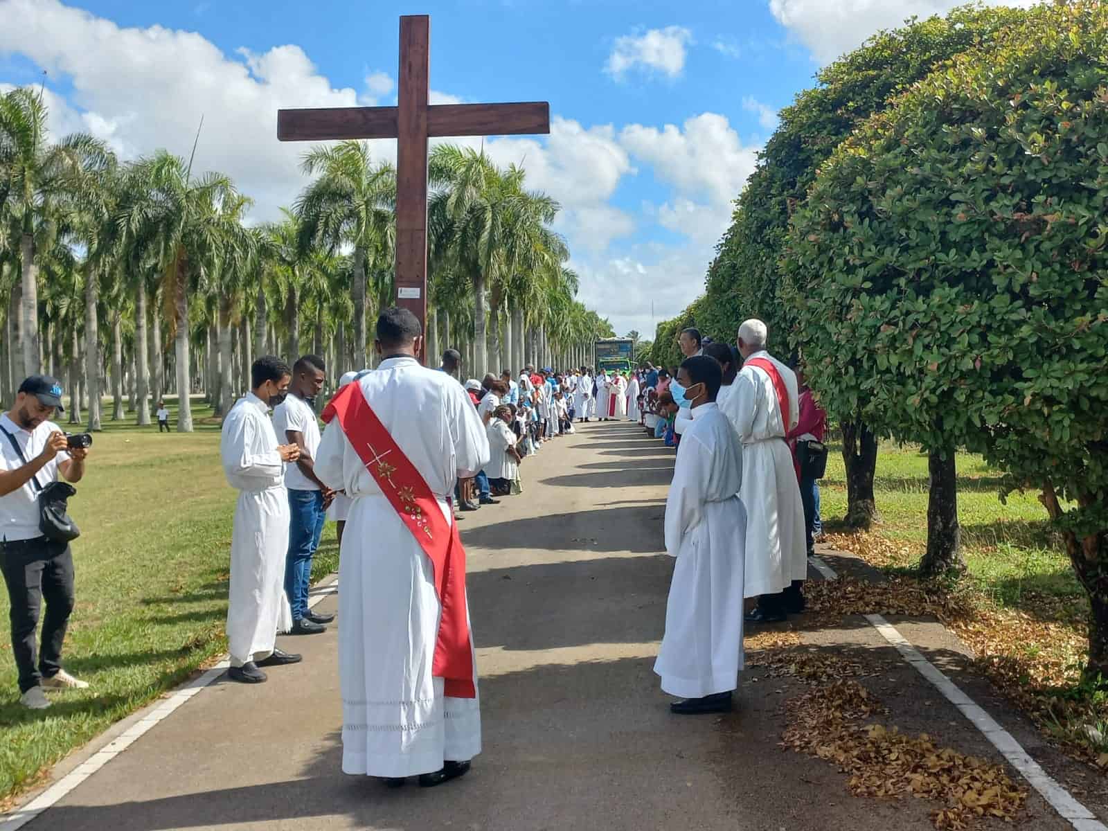 Viacrucis en la Basílica de Higüey por el Viernes Santo