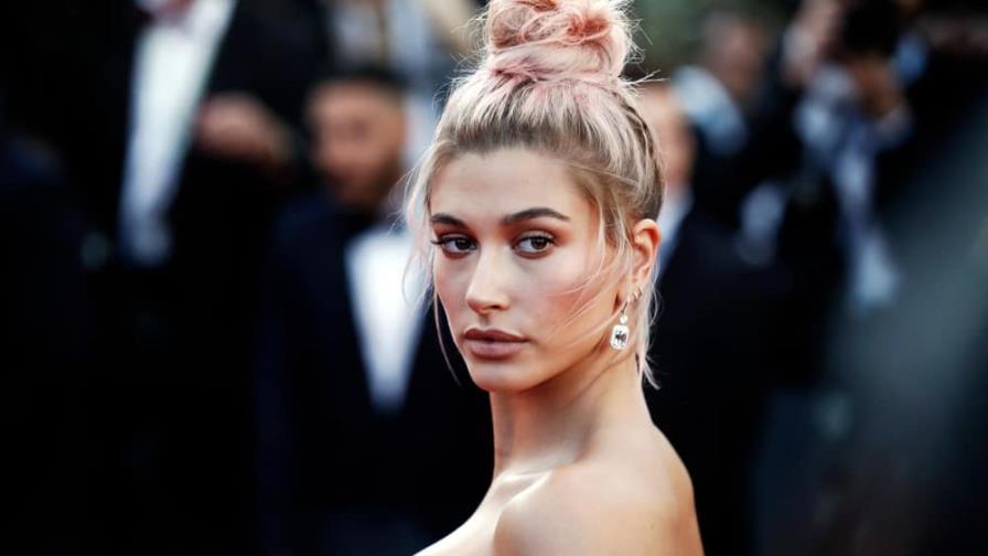 Hailey Baldwin reveló su rutina de maquillaje Hailey Baldwin reveló su rutina de maquillaje