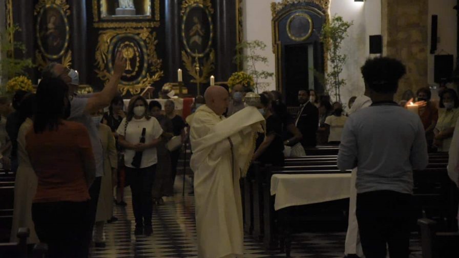 La Iglesia católica realiza el lavatorio de los pies durante la conmemoración de la Última Cena