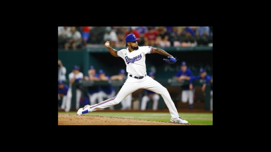 Rangers colocan al dominicano Deenis Santana en lista de COVID tras síntomas Rangers colocan al dominicano Deenis Santana en lista de COVID tras síntomas