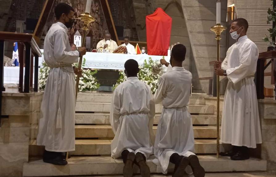 Sin lavatorio de pies, celebran misa de la cena del Señor en la basílica de Higüey