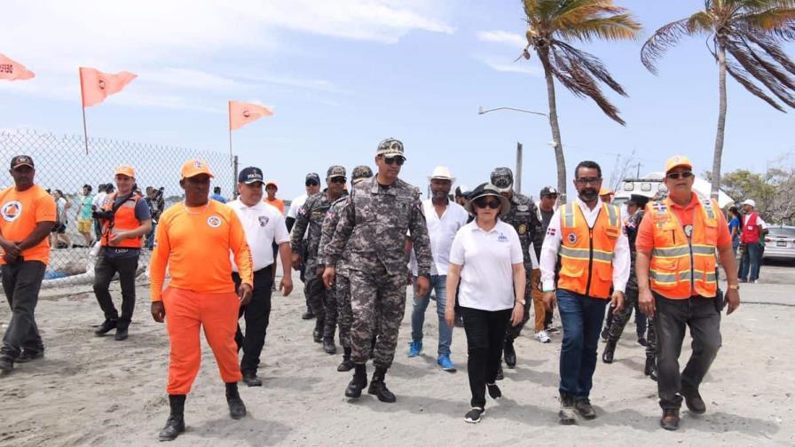 Titular de la Defensa Civil supervisa balnearios de San Cristóbal, Azua y Peravia