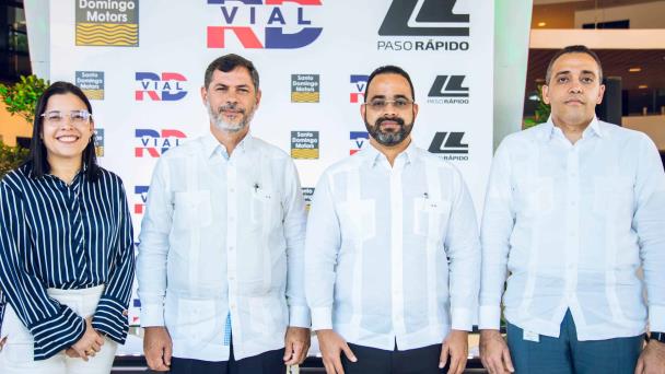 Santo Domingo Motors y Fideicomiso RD Vial formalizan alianza