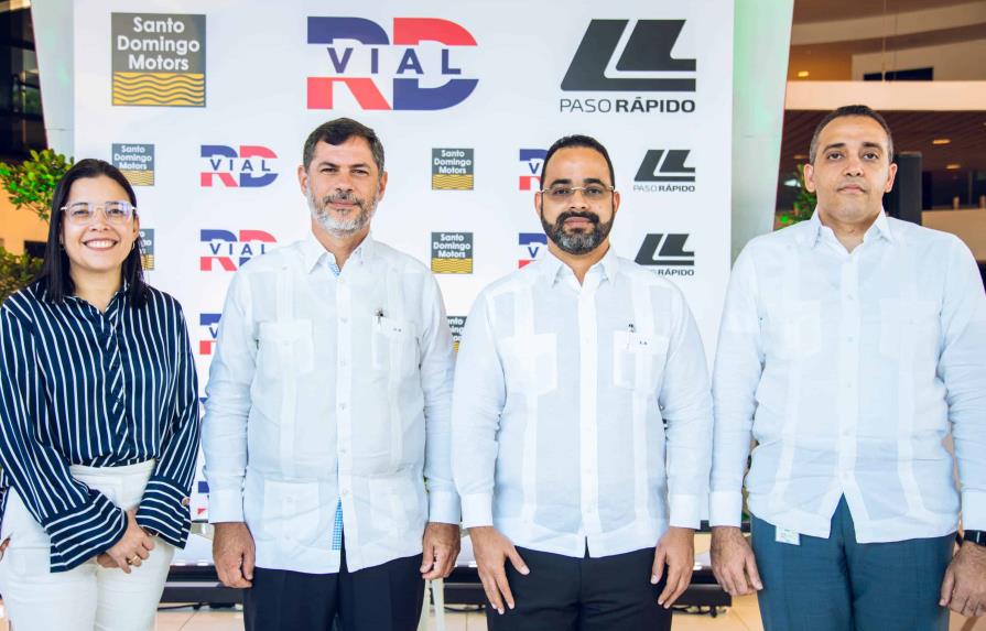Santo Domingo Motors y Fideicomiso RD Vial  formalizan alianza