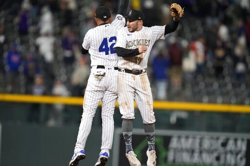 Jonrón de Trejo da triunfo a los Rockies sobre Cachorros