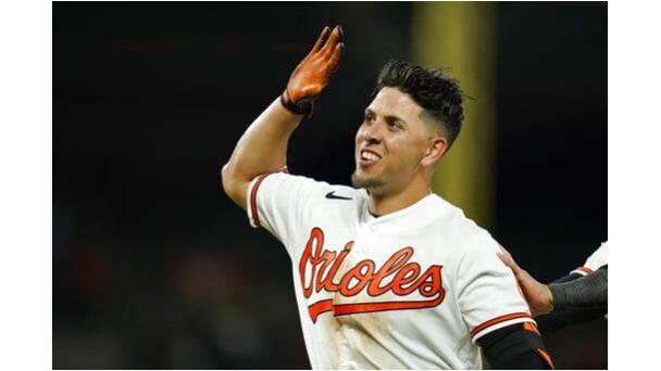 Orioles de Baltimore superan a los Yanquis con boleto en la 11ma