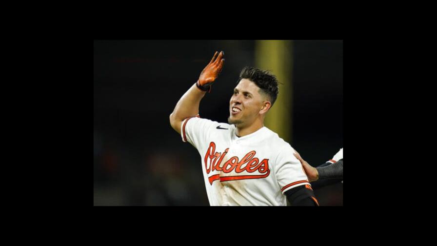 Orioles de Baltimore superan a los Yanquis con boleto en la 11ma