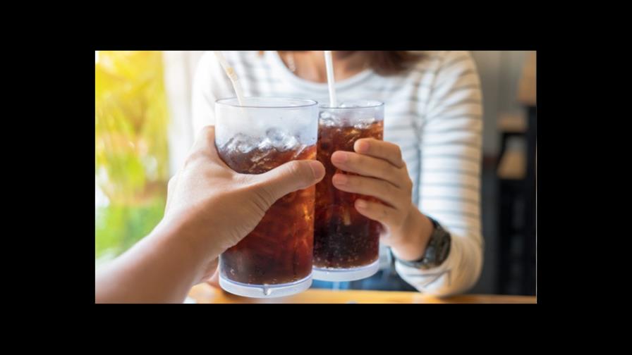 Todo lo que sucede en tu cuerpo al beber refresco Todo lo que sucede en tu cuerpo al beber refresco