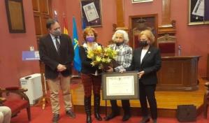Emigrante Ana Mar&iacute;a Busto recibe reconocimiento del Ayuntamiento de Villaviciosa