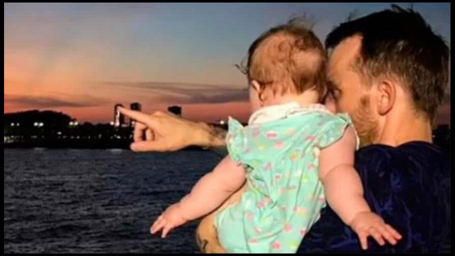 Detienen hijo del escritor Paul Auster por muerte por sobredosis de hija de 10 meses