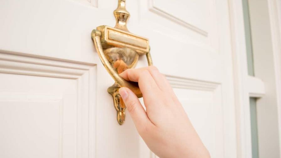 Quiso sorprender a su madre y ésta terminó desmayada