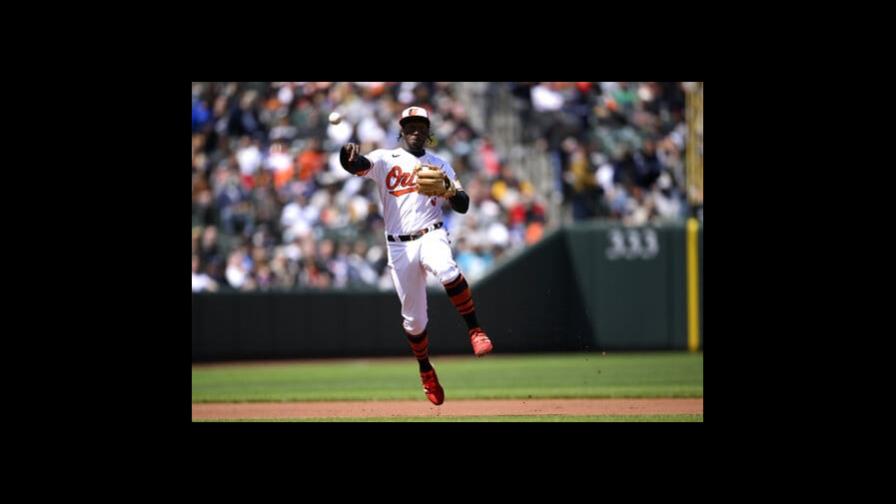 Los Orioles anotan cinco veces en la 8va y blanquean a Yanquis Los Orioles anotan cinco veces en la 8va y blanquean a Yanquis