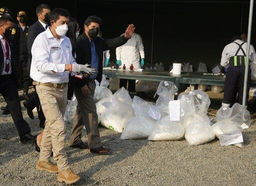 Perú incinera casi 16 toneladas de drogas