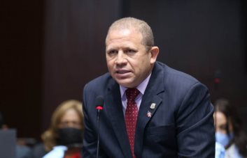 Diputado pide suspender dotación policial tras muerte de joven en destacamento de San José de Ocoa