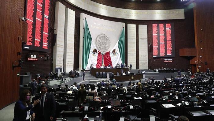 Diputados del oficialismo mexicano nacionalizan el litio tras revés eléctrico